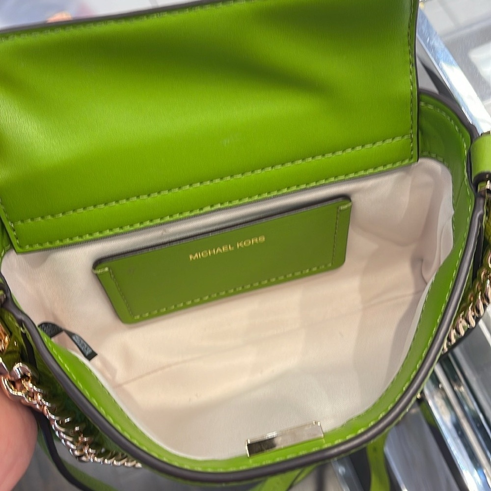 MICHAEL KORS Bryant Sm Pebbled Leather Convertible XBody Pochette
Meadow Green - Picture 13 of 16